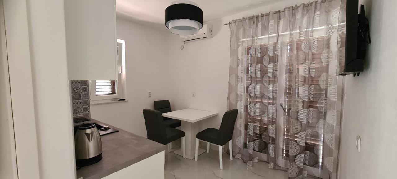 Apartments Orlic Сали Екстер'єр фото